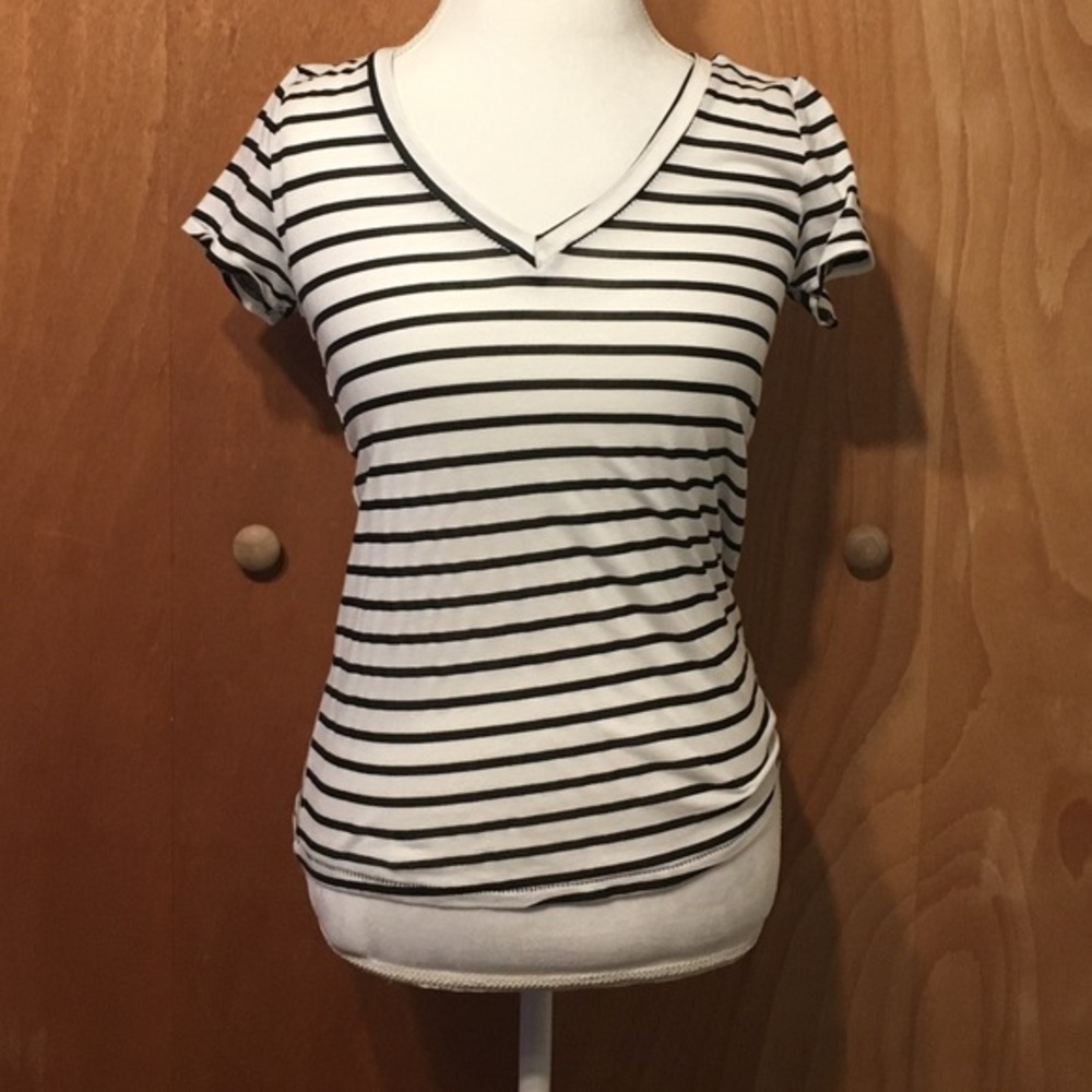 Striped shirt sleeve t-shirt